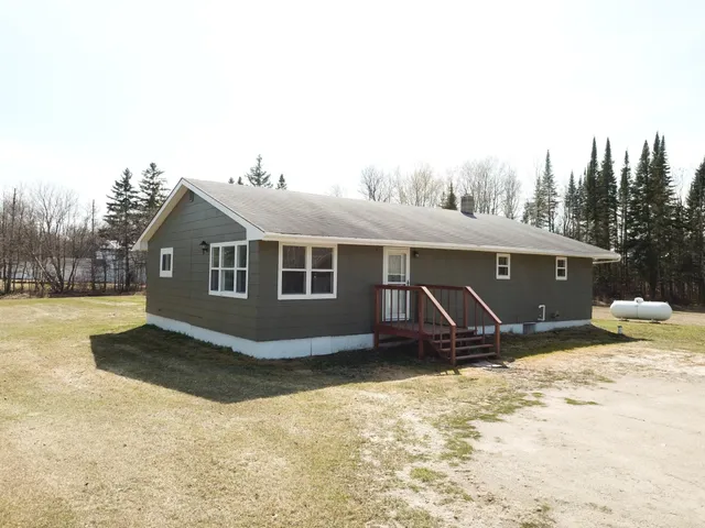 $215,000 | 32653 580th Avenue, Warroad, MN 56763