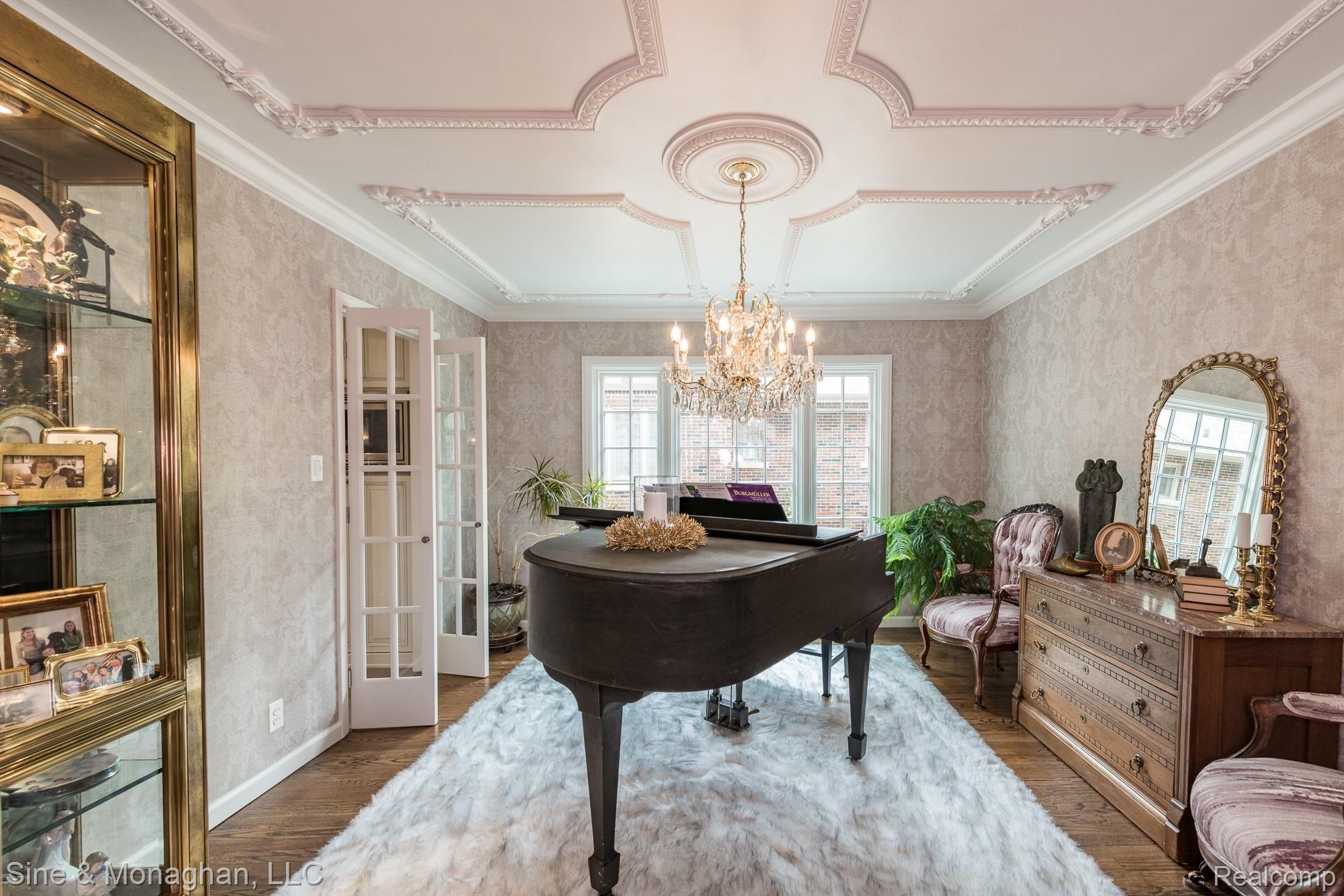 689 Fisher Road Grosse Pointe, MI 48230 - Photo 22 of 58 DSC_1944.jpg
