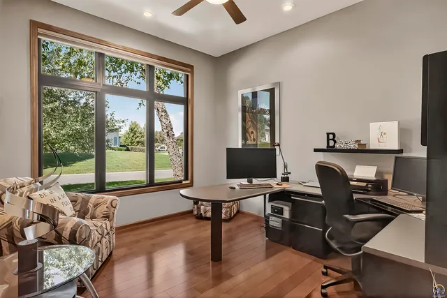 $650,000 | 3914 Southwest Barons Lane, Topeka, KS 66610