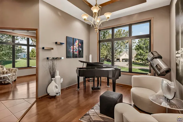 $650,000 | 3914 Southwest Barons Lane, Topeka, KS 66610