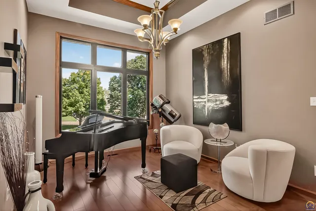 $650,000 | 3914 Southwest Barons Lane, Topeka, KS 66610