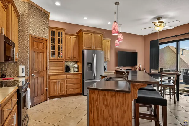 $650,000 | 3914 Southwest Barons Lane, Topeka, KS 66610