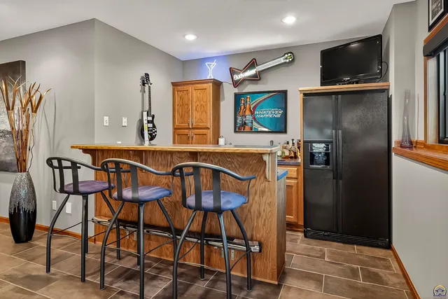 $650,000 | 3914 Southwest Barons Lane, Topeka, KS 66610