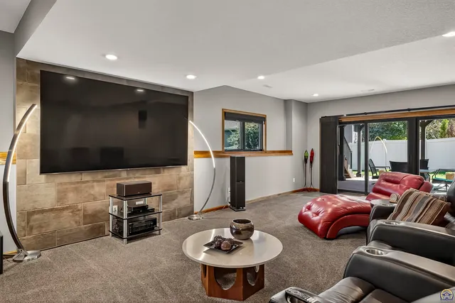 $650,000 | 3914 Southwest Barons Lane, Topeka, KS 66610