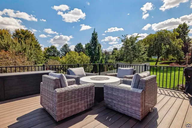 $650,000 | 3914 Southwest Barons Lane, Topeka, KS 66610