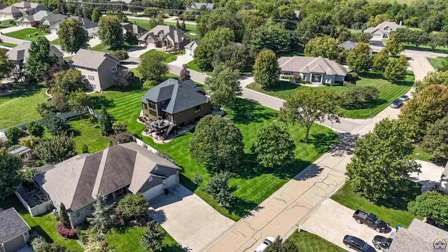 $650,000 | 3914 Southwest Barons Lane, Topeka, KS 66610