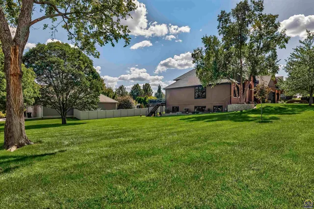 $650,000 | 3914 Southwest Barons Lane, Topeka, KS 66610