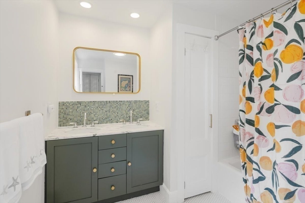 22 High Street Hingham, MA 02043 - Photo 12 of 34