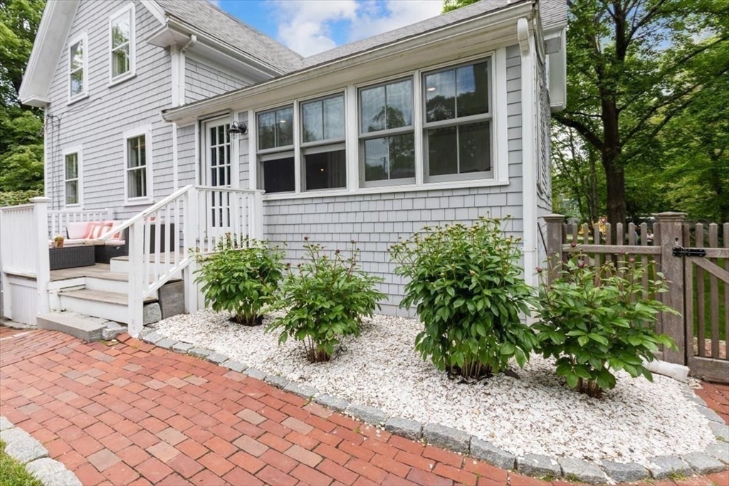 22 High Street Hingham, MA 02043 - Photo 24 of 34