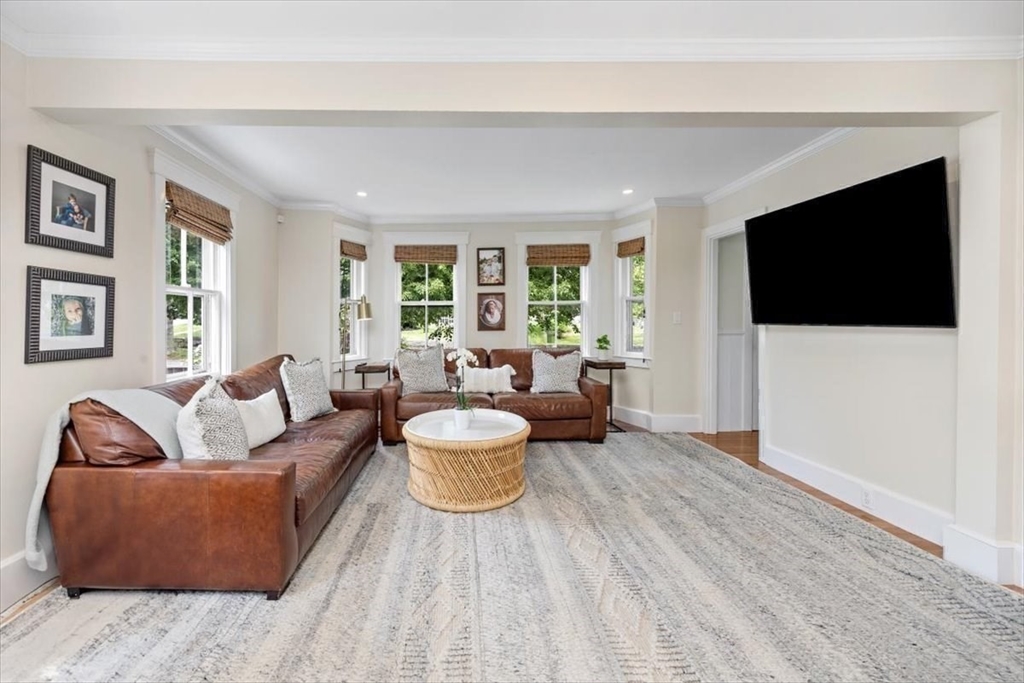 22 High Street Hingham, MA 02043 - Photo 4 of 34