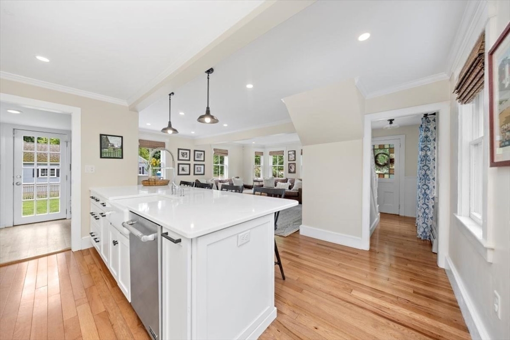 22 High Street Hingham, MA 02043 - Photo 8 of 34