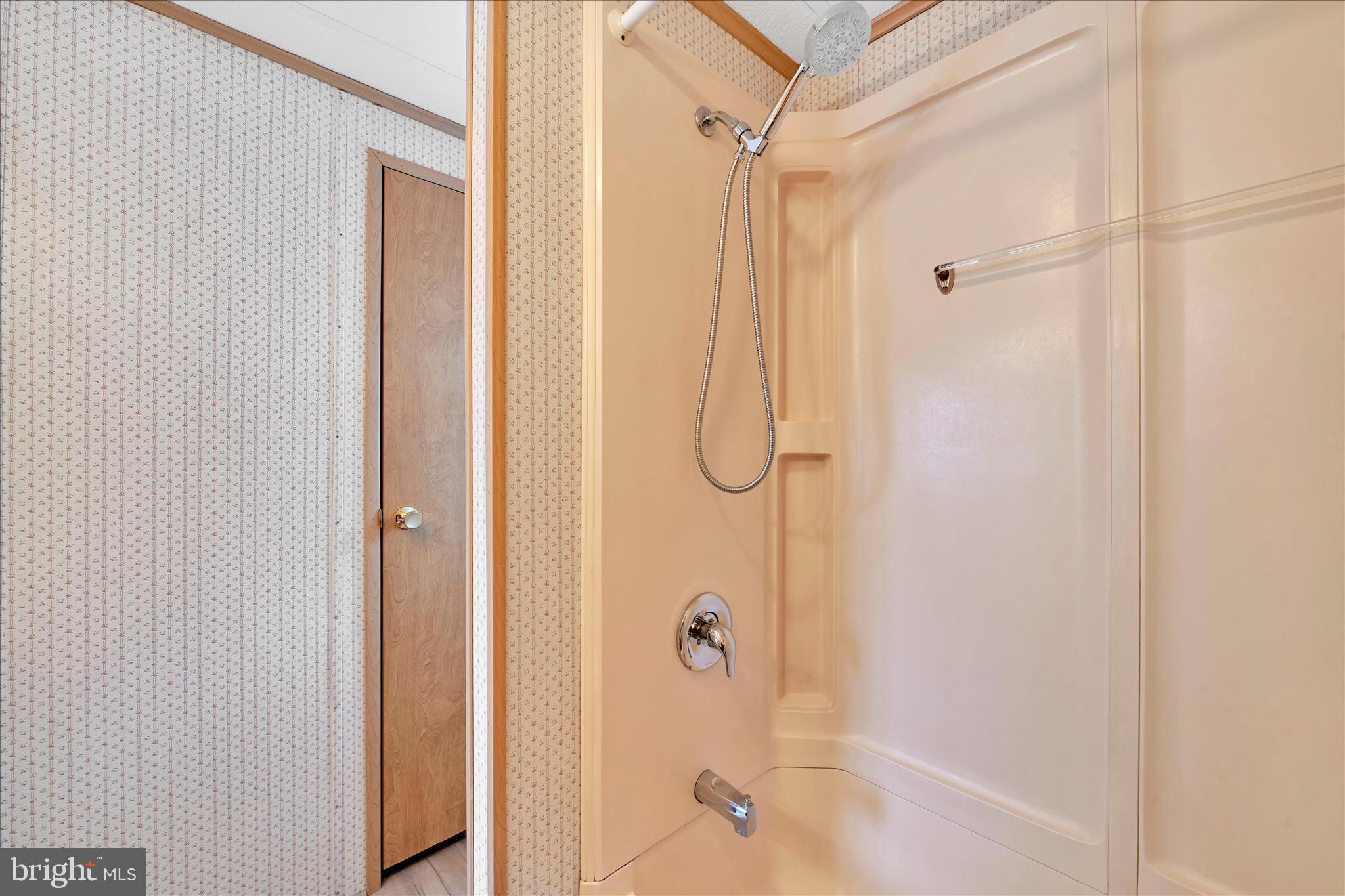 137 Meadow Valley Road Ephrata, PA 17522 - Photo 24 of 31 a bathroom with a shower