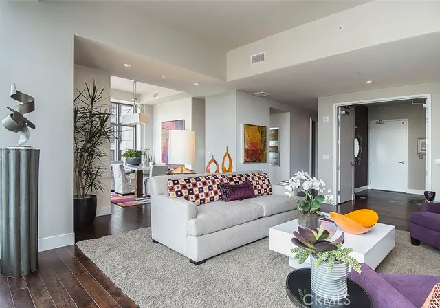 $17,000 | 10776 Wilshire Boulevard, Unit 801, Los Angeles, CA 90024