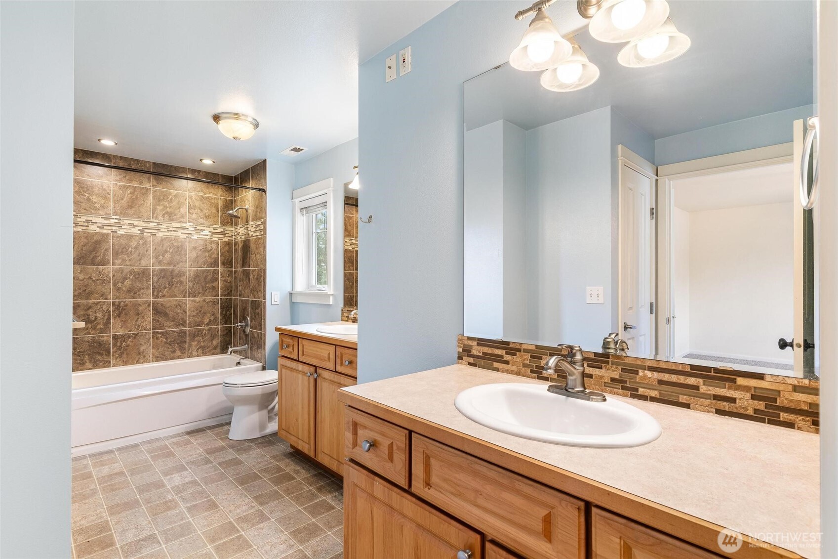 10700 Southeast 260th Street, Unit M101 Kent, WA 98030 - Photo 26 of 40