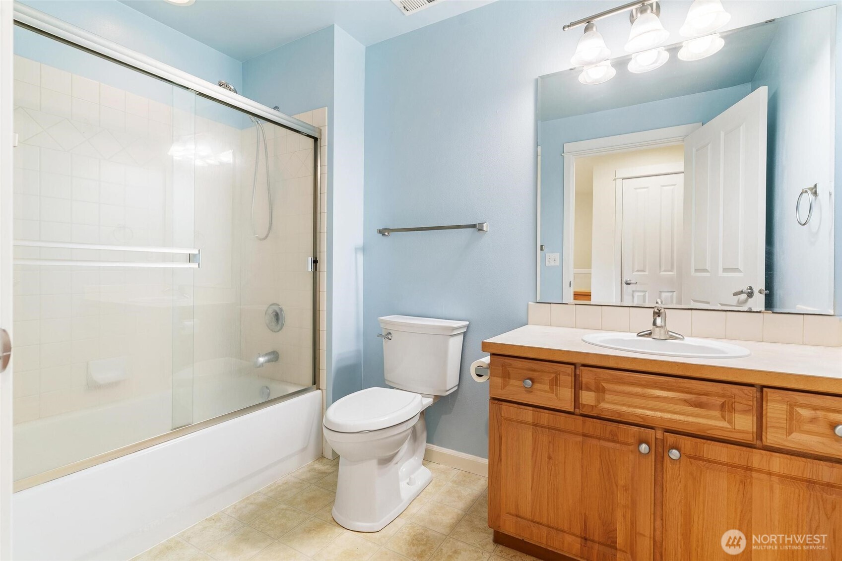 10700 Southeast 260th Street, Unit M101 Kent, WA 98030 - Photo 27 of 40