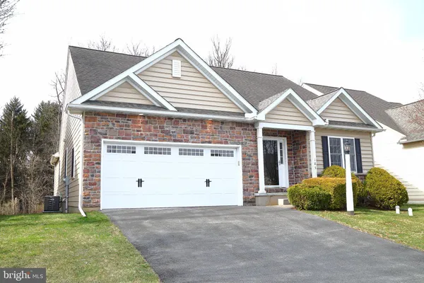 $450,000 | 185 Waypoint Drive, Unit 236, Lancaster, PA 17603