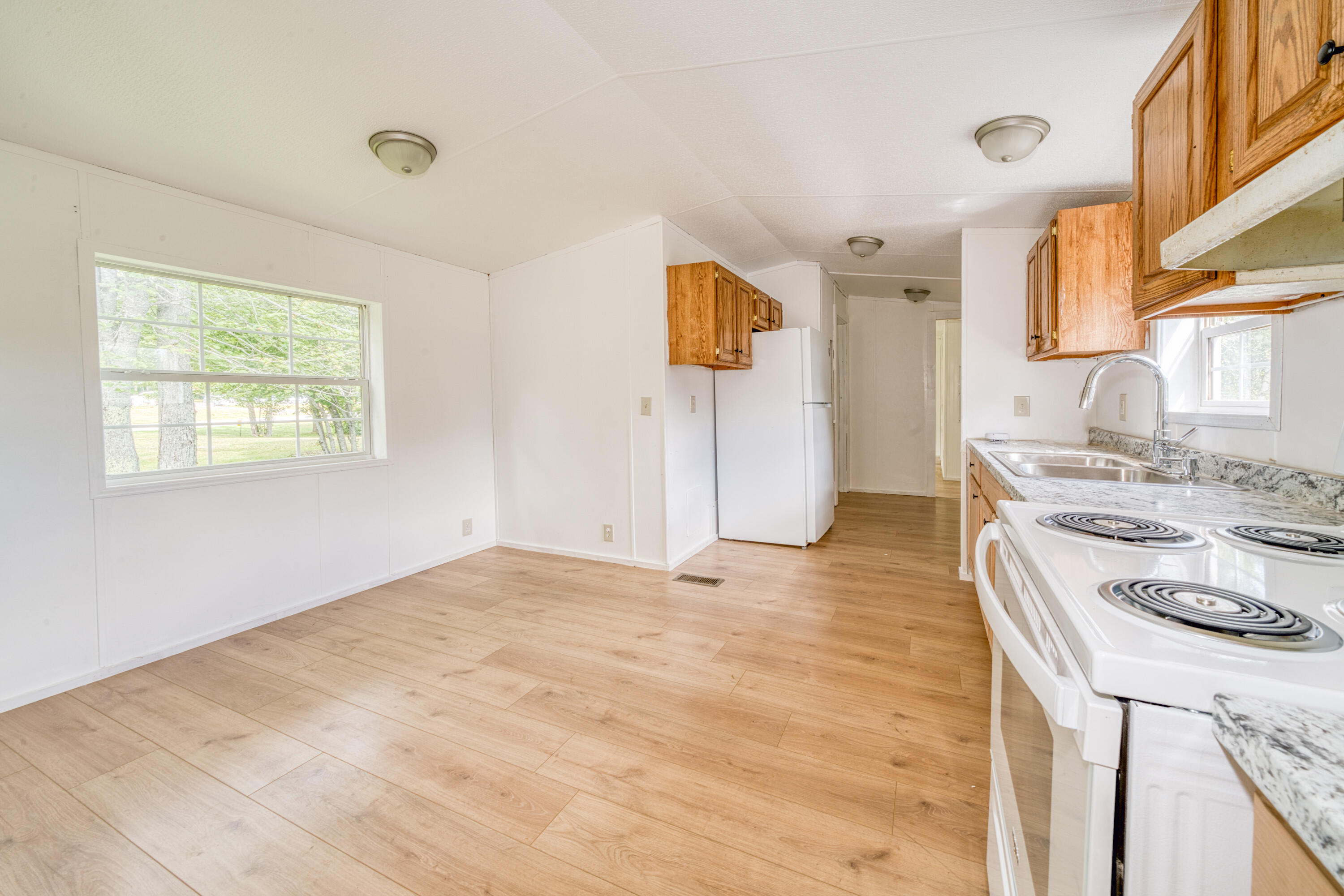 14 Field Road Searsport, ME 04974 - Photo 7 of 28 8476