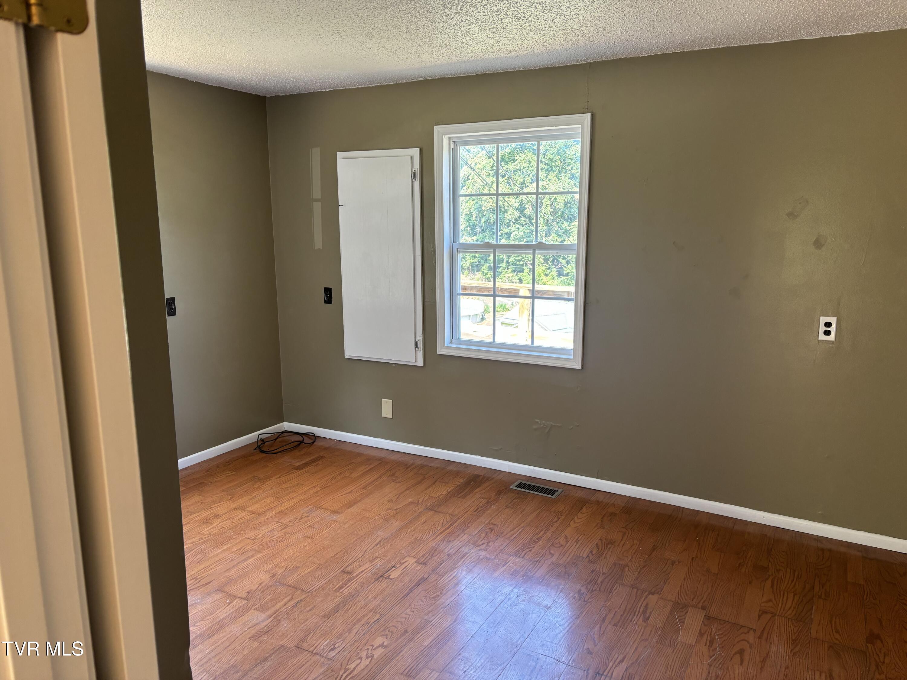 154 Joe Green Road Jonesborough, TN 37659 - Photo 8 of 17 IMG_8928