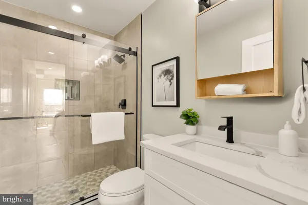 $2,995 | 927 Kennedy Street Northwest, Unit 401, Washington, DC 20011