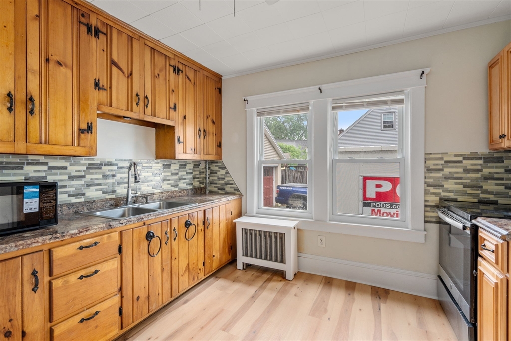 45-47 Janet Street West Springfield, MA 01089 - Photo 9 of 37