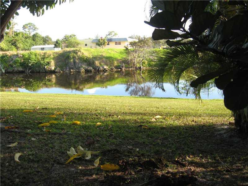 23490 Lyons Road, Unit 605 Boca Raton, FL 33428 - Photo 13 of 14 Exterior Front