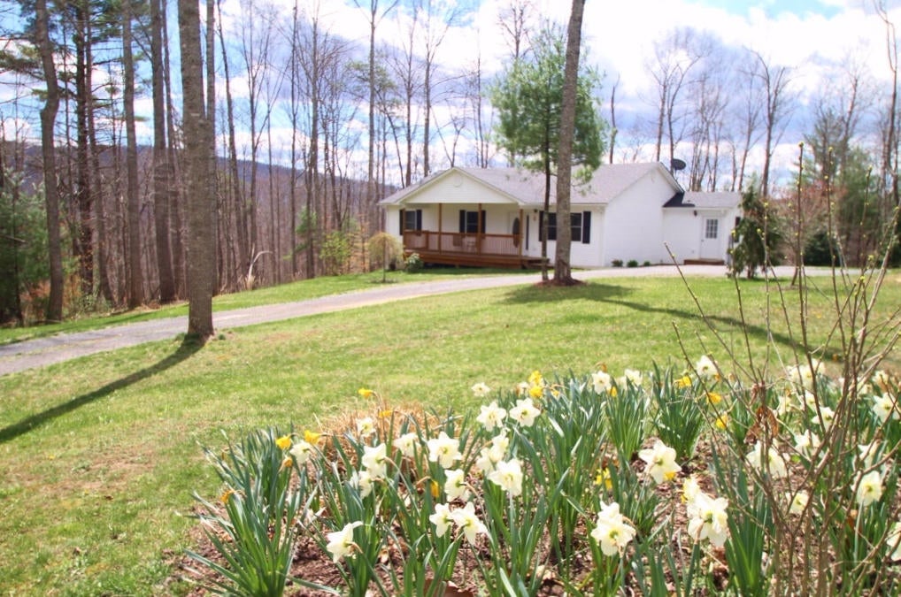 1700 Stone House Road Caldwell, WV 24925 - Photo 43 of 43 Gallery Image 43