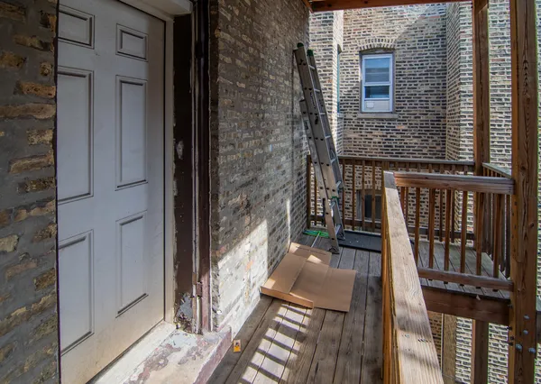 $2,430 | 3023 West Diversey Avenue, Unit 3, Chicago, IL 60647