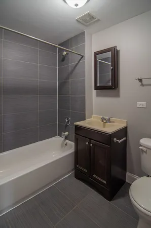 $2,430 | 3023 West Diversey Avenue, Unit 3, Chicago, IL 60647