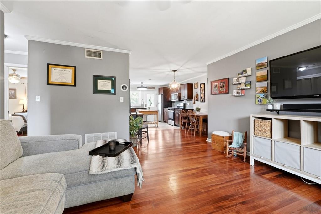 4282 Roswell Road Northeast, Unit E2 Atlanta, GA 30342 - Photo 7 of 27 Gallery Image 7