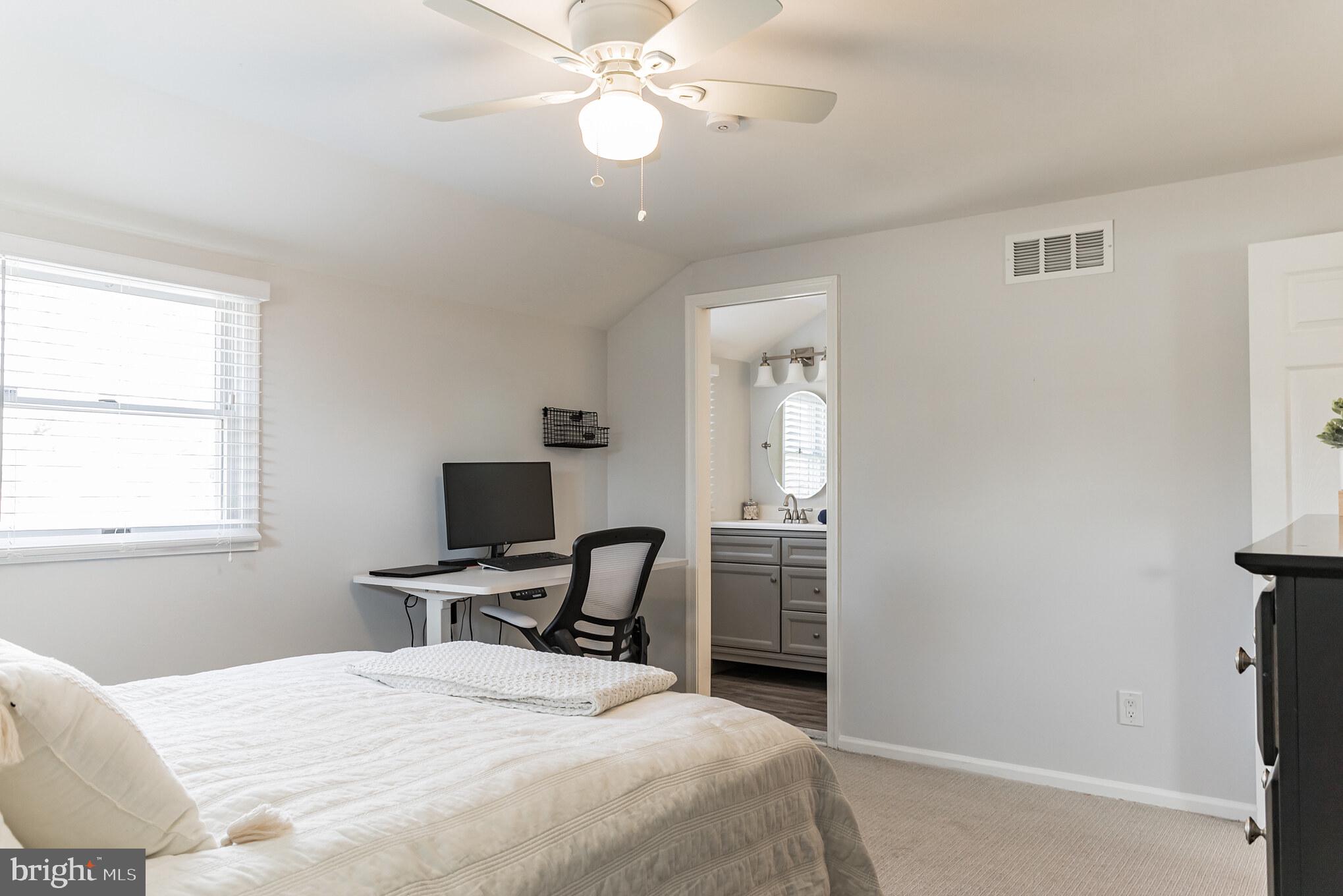 313 Upper Valley Road North Wales, PA 19454 - Photo 11 of 29 Owner's Suite