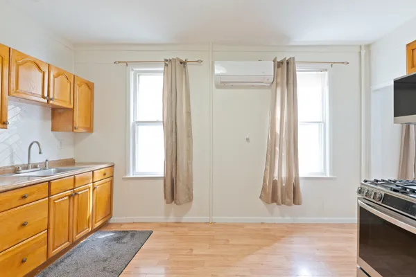 $3,500 | 9 West 15th Street, Unit 1, Bayonne, NJ 07002