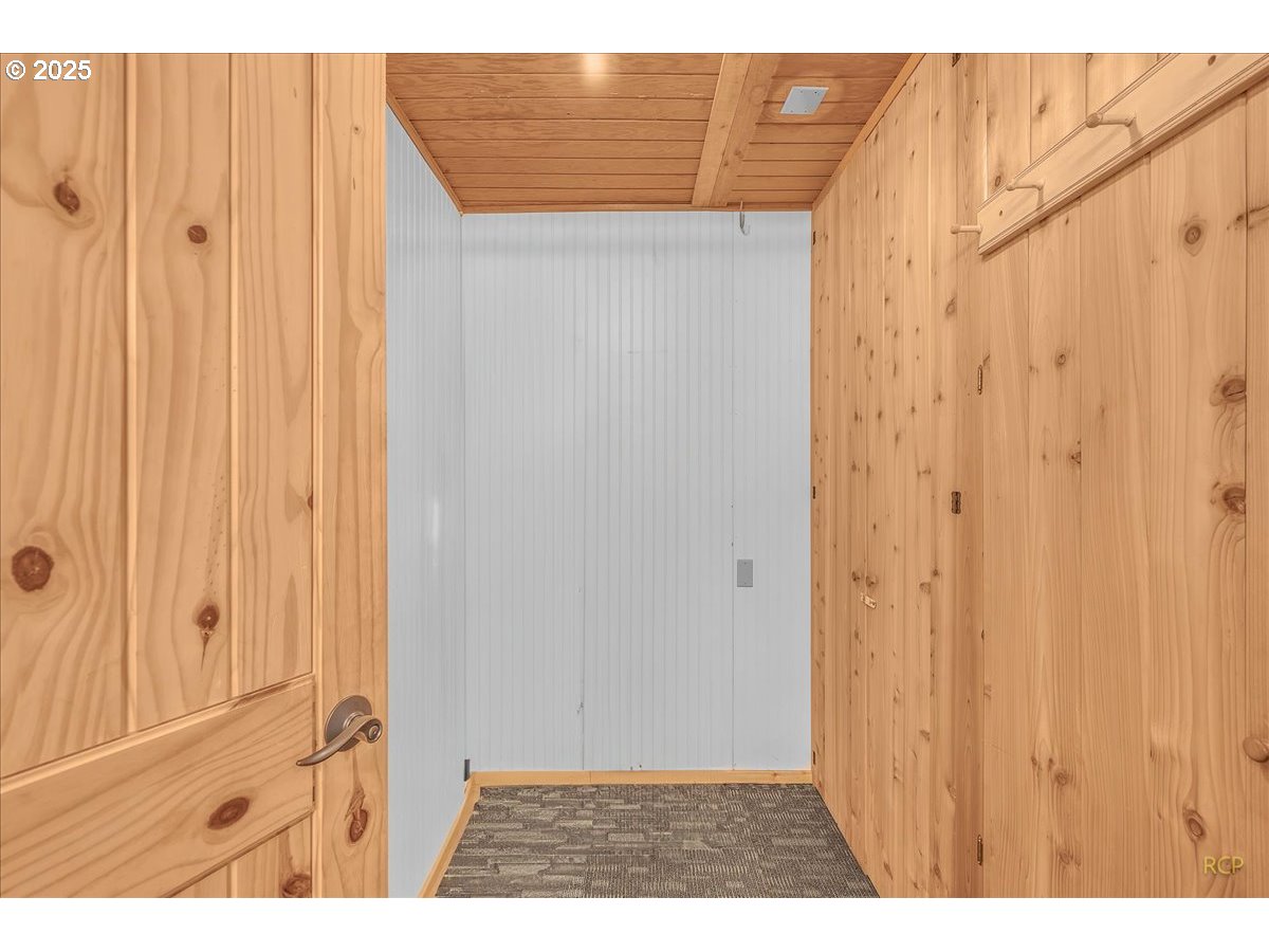 30352 Road 12 Rhododendron, OR 97049 - Photo 13 of 46 Gallery Image 13