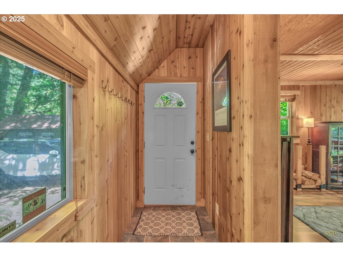 30352 Road 12 Rhododendron, OR 97049 - Photo 16 of 46 Gallery Image 16