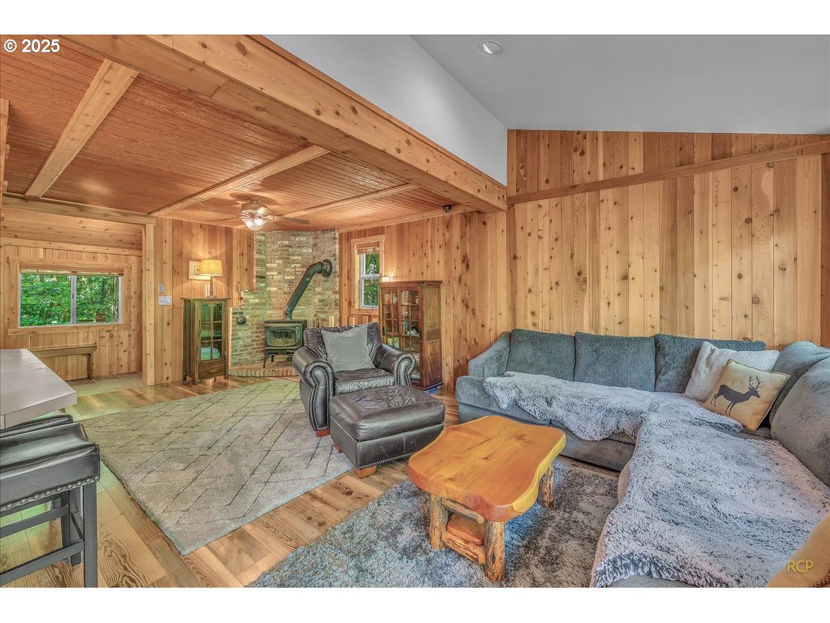 30352 Road 12 Rhododendron, OR 97049 - Photo 18 of 46 Gallery Image 18