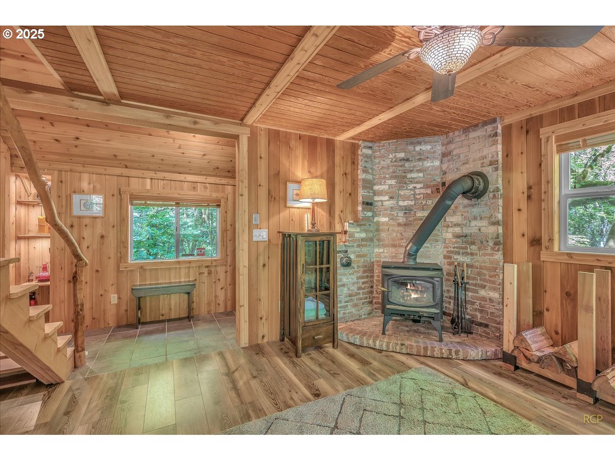 30352 Road 12 Rhododendron, OR 97049 - Photo 20 of 46 Gallery Image 20