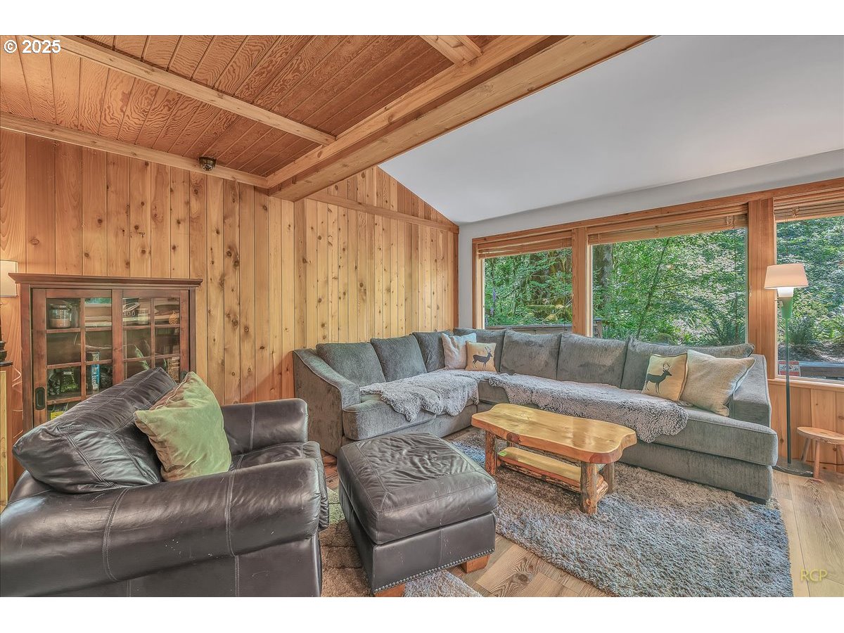 30352 Road 12 Rhododendron, OR 97049 - Photo 21 of 46 Gallery Image 21