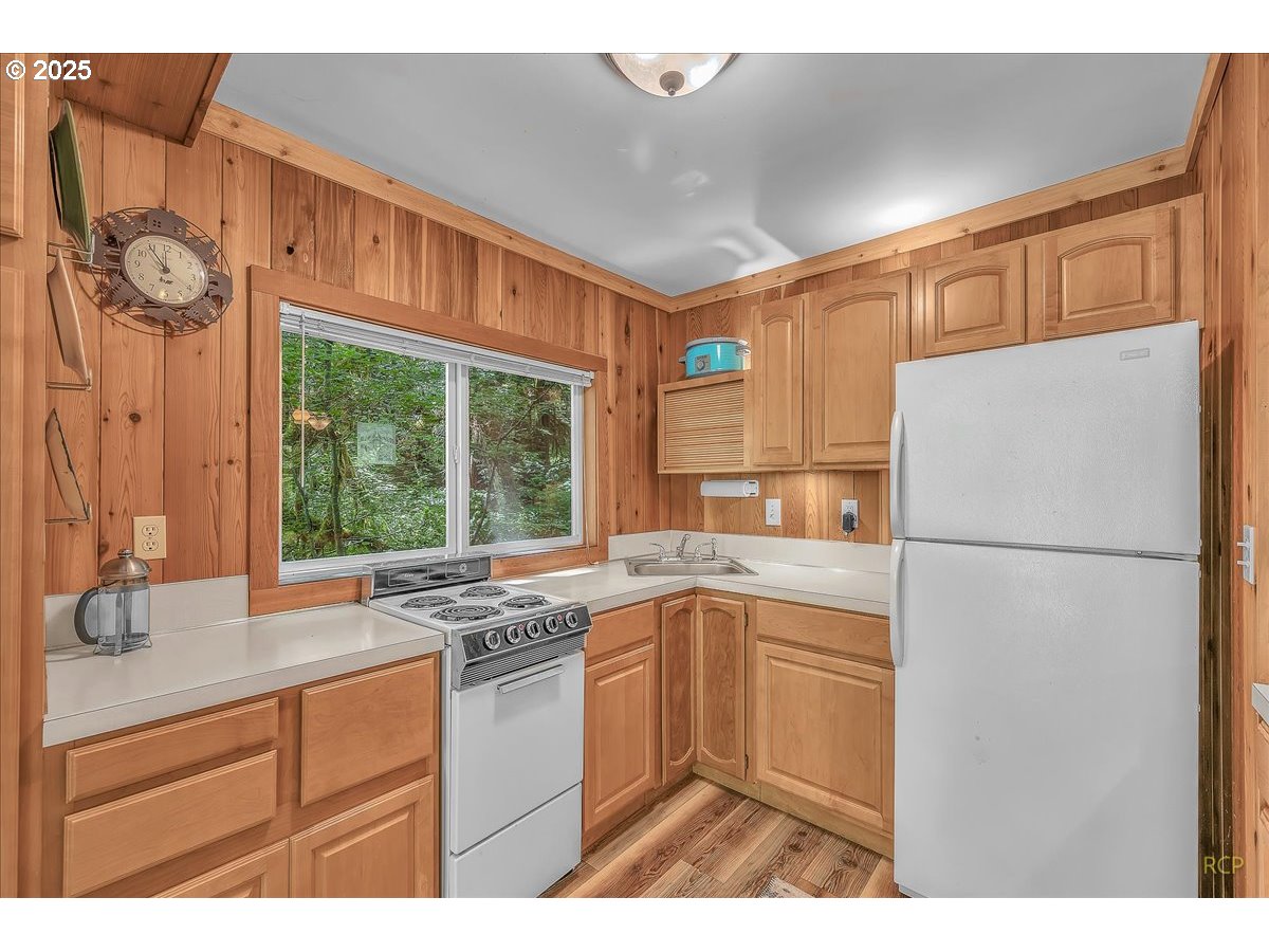 30352 Road 12 Rhododendron, OR 97049 - Photo 24 of 46 Gallery Image 24