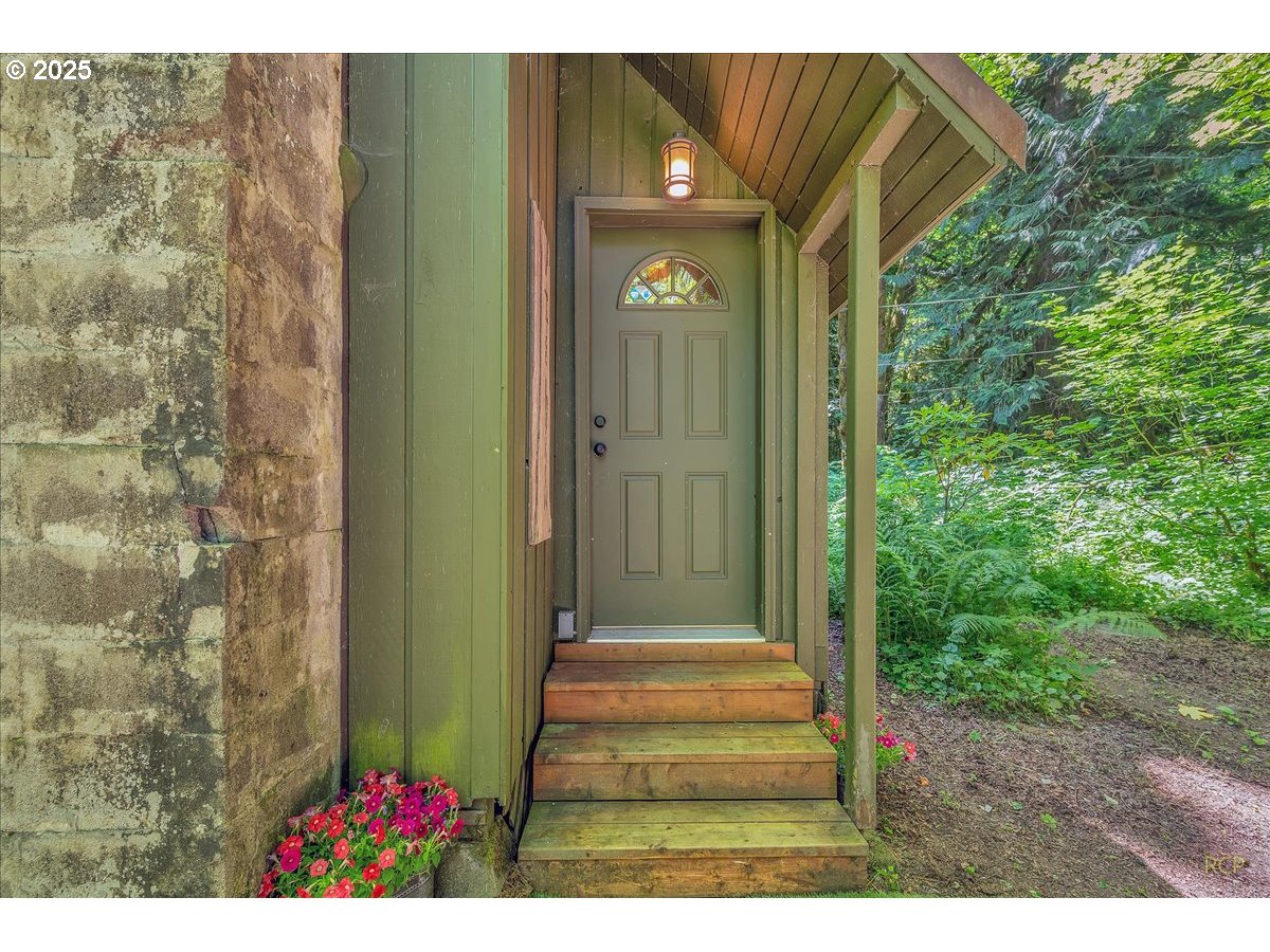 30352 Road 12 Rhododendron, OR 97049 - Photo 6 of 46 Gallery Image 6