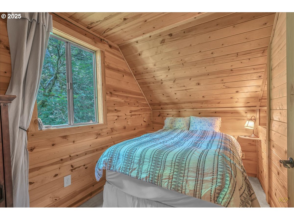 30352 Road 12 Rhododendron, OR 97049 - Photo 7 of 46 Gallery Image 7