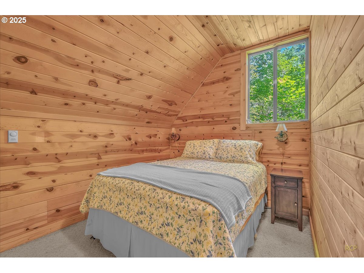 30352 Road 12 Rhododendron, OR 97049 - Photo 10 of 46 Gallery Image 10