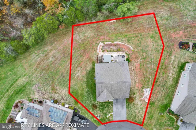 a picture of city view with lake view