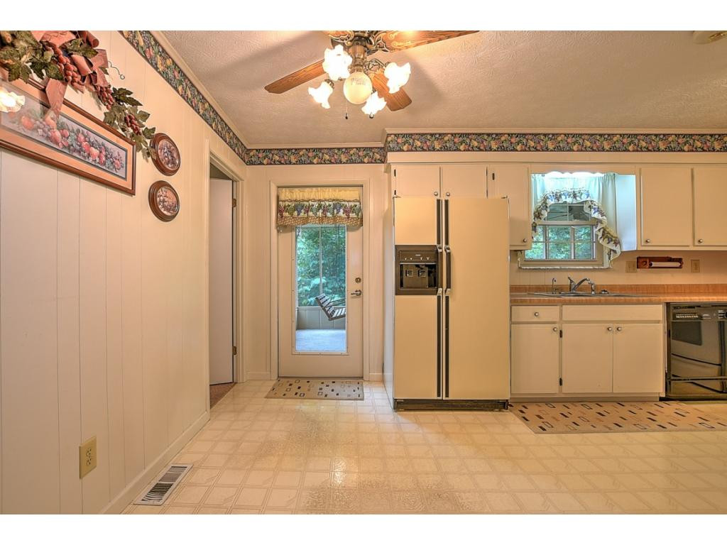 810 Meadowbrook Road Afton, TN 37616 - Photo 8 of 36 Photo 8