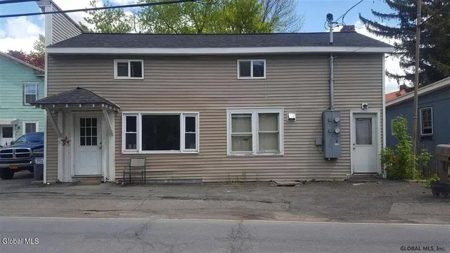 $1,100 | 11 Chatham Street, Nassau, NY 12123