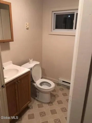 $1,100 | 11 Chatham Street, Nassau, NY 12123