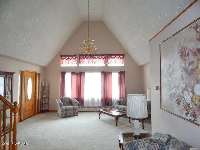 4105 Upper Road Shamokin, PA 17872 - Photo 18 of 33 19 great room