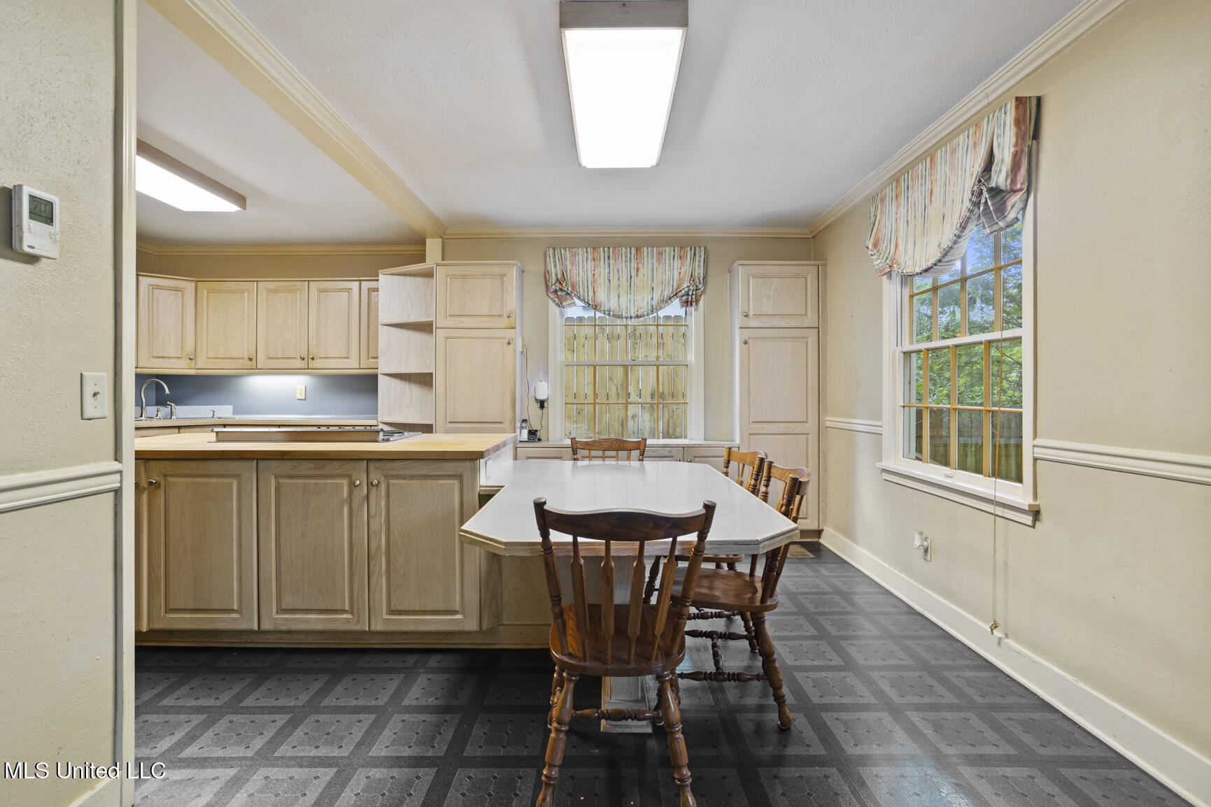 1616 Linden Place Jackson, MS 39202 - Photo 14 of 37 1616 LIden-14