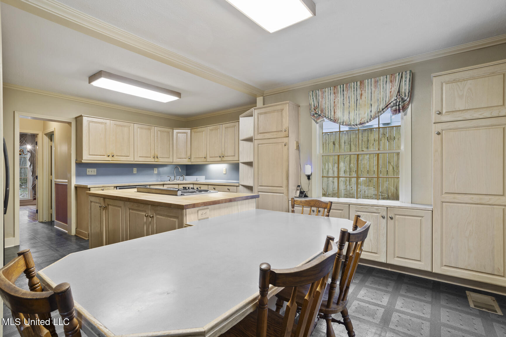 1616 Linden Place Jackson, MS 39202 - Photo 15 of 37 1616 LIden-15