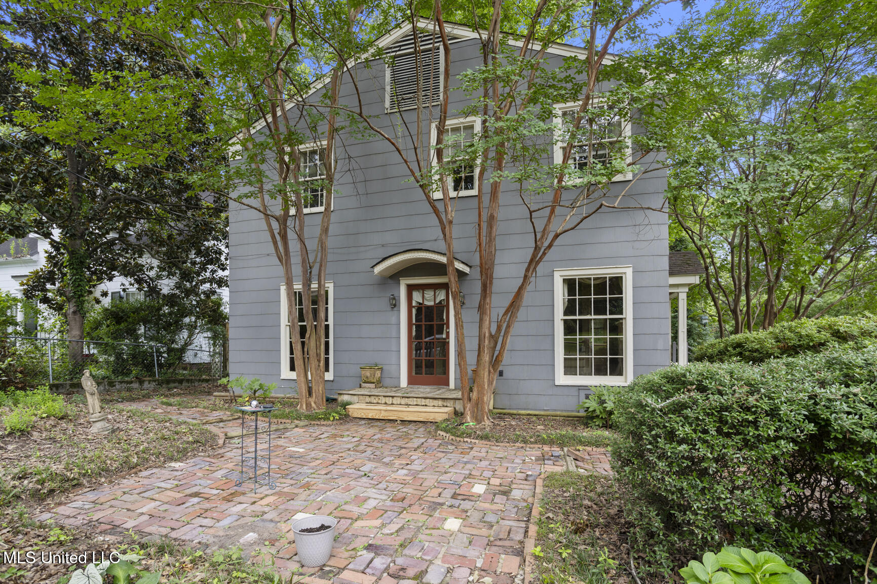 1616 Linden Place Jackson, MS 39202 - Photo 2 of 37 1616 LIden-1