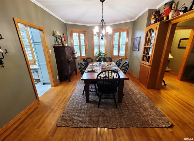 $299,900 | 235 North Indiana Avenue, Salem, IL 62881