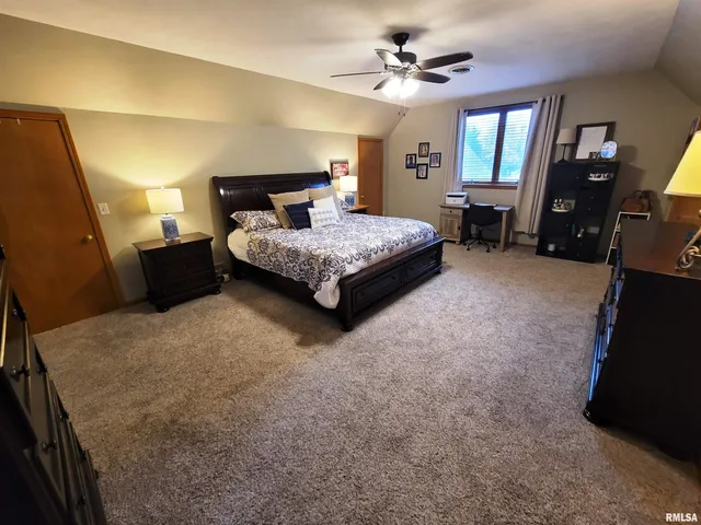 $299,900 | 235 North Indiana Avenue, Salem, IL 62881